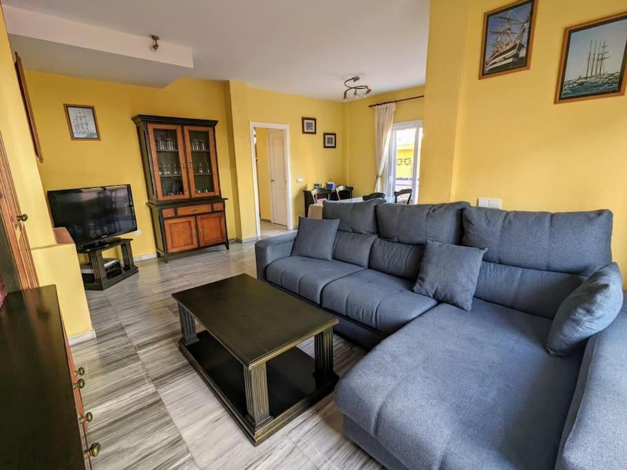 Вилла Adosada En El Puerto Santa Maria Эль-Пуэрто-де-Санта-Мария Экстерьер фото
